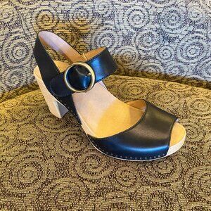 Dansko - Tamra Black - Multiple Sizes (NEW W/ BOX)